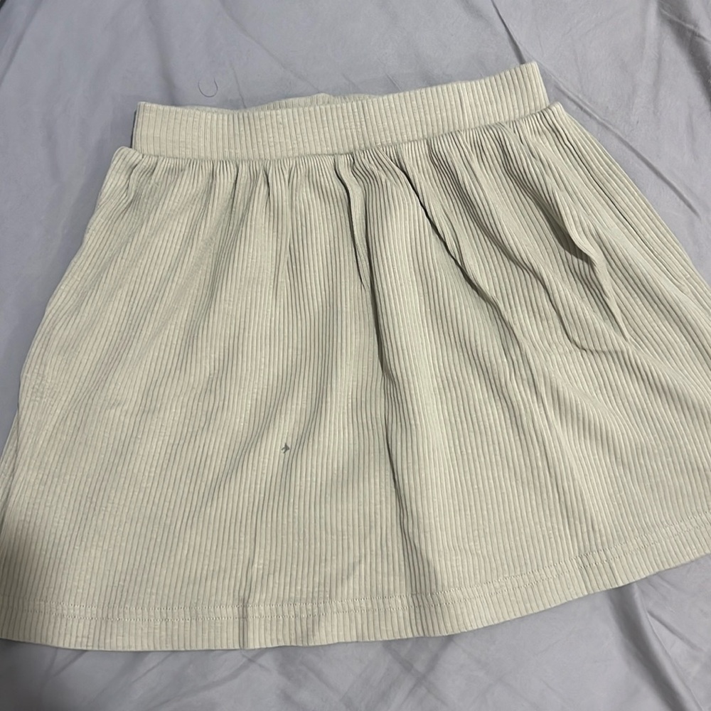 Marmar little girls green skirt size 6 (fits like a 5)